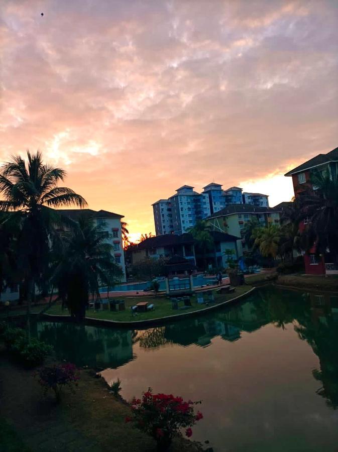 Smilez Homestay H102 & A306 At Pd Perdana Kondo Resort Port Dickson Kültér fotó